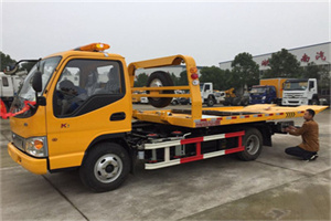 麦盖提哪里有拖车服务